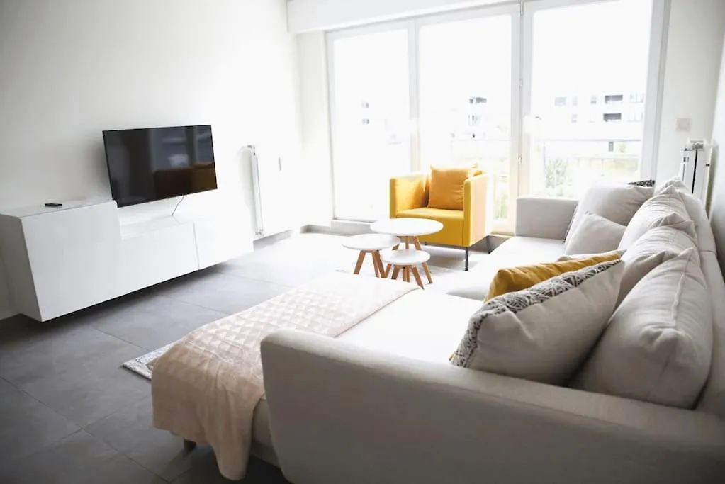 Charming Modern 2 Bedroom Apartment Alzingen