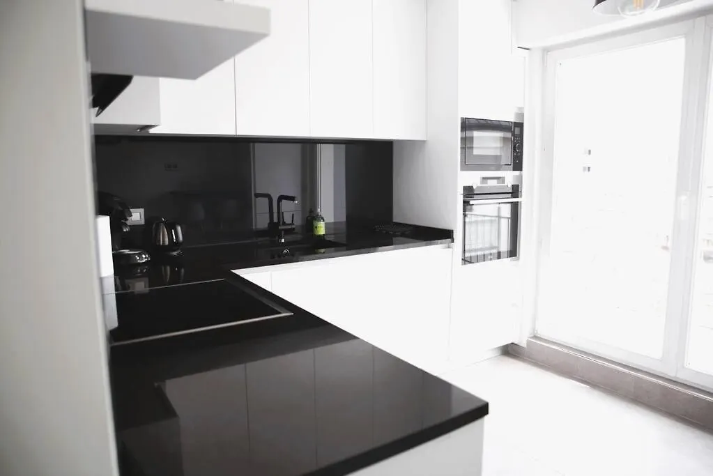 Charming Modern 2 Bedroom Apartment Alzingen